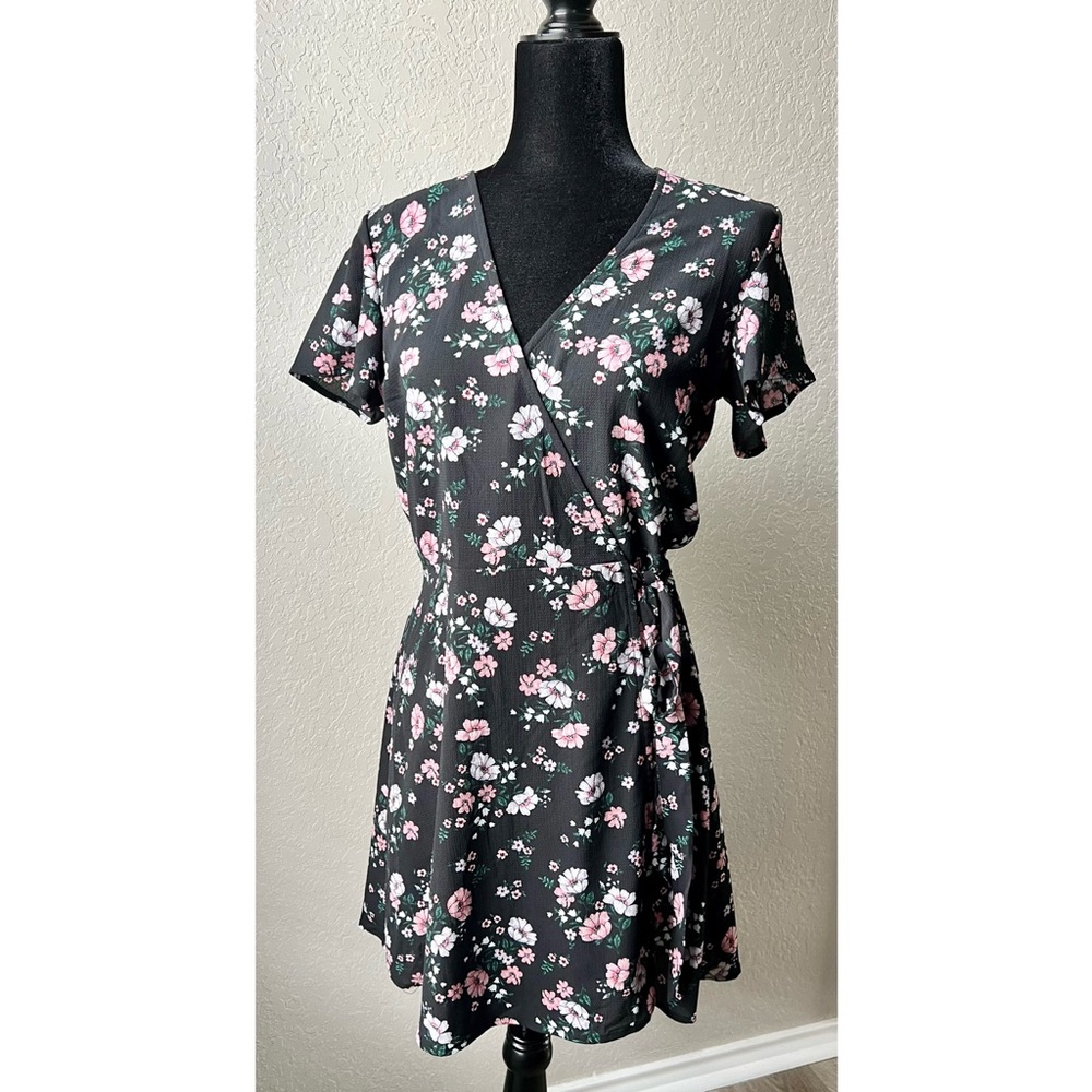 Floral wrap dress, size 6